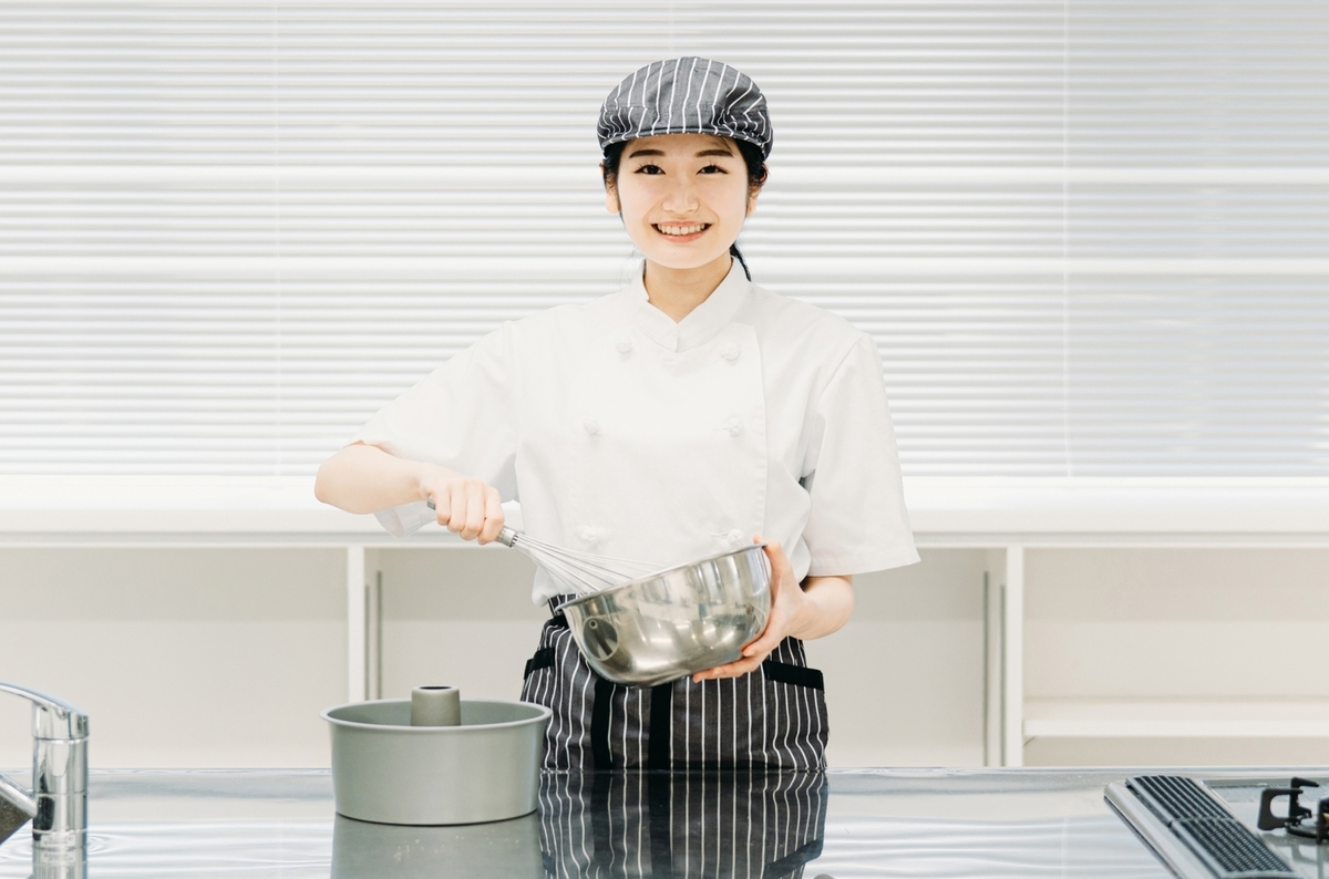 パティシエの女性