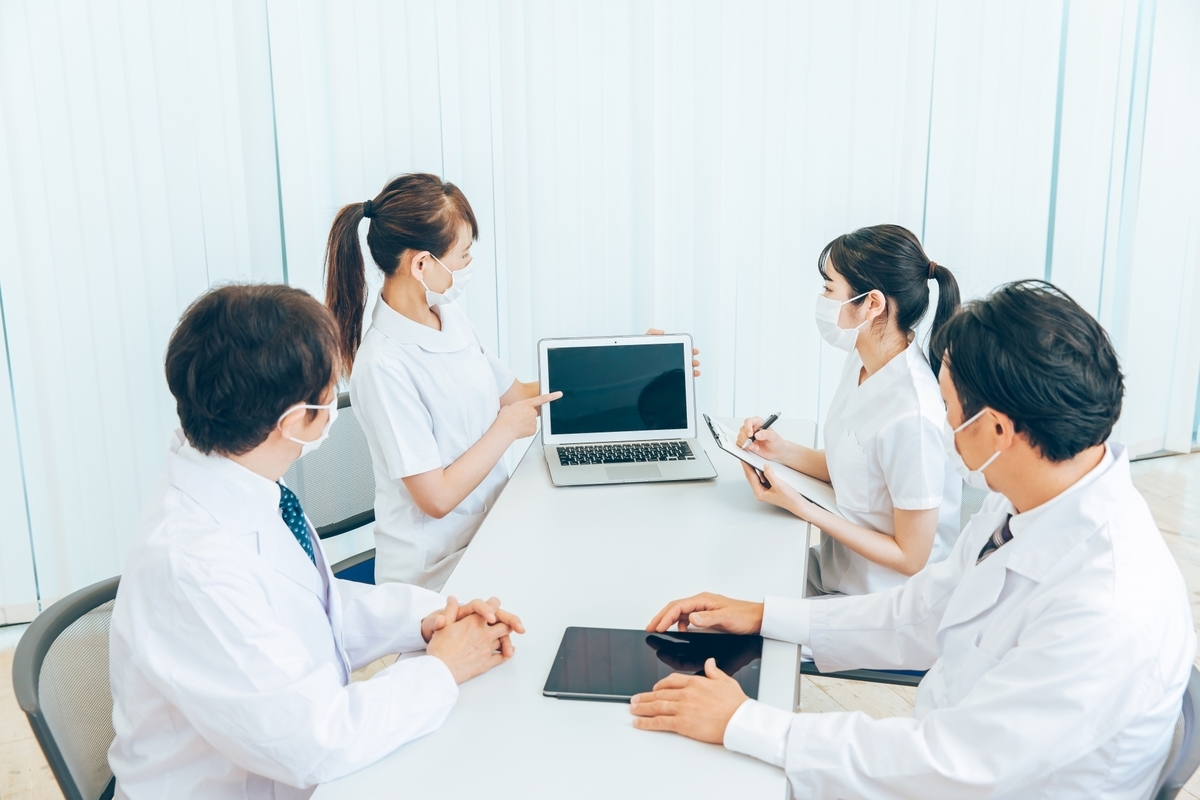医療現場でのミーティング