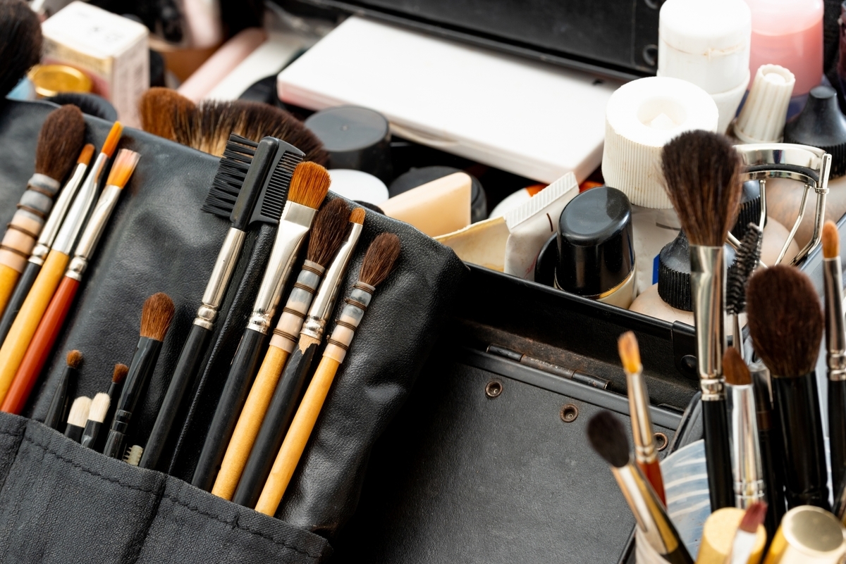 華麗なメイク！『メイクアップアーティスト』バイト特集 - スタンバイ