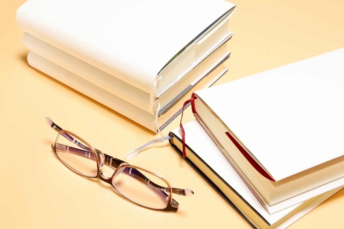 本と眼鏡