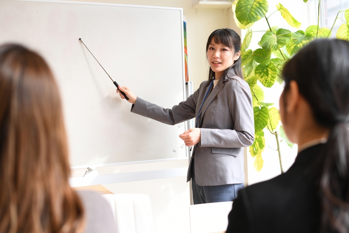 セミナー講師のイメージ