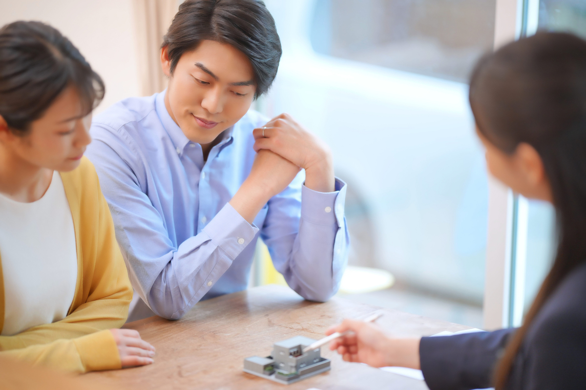 建物の説明をする