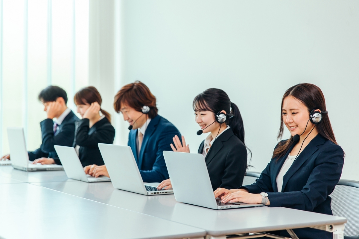 ヘルプデスクで働く人たち