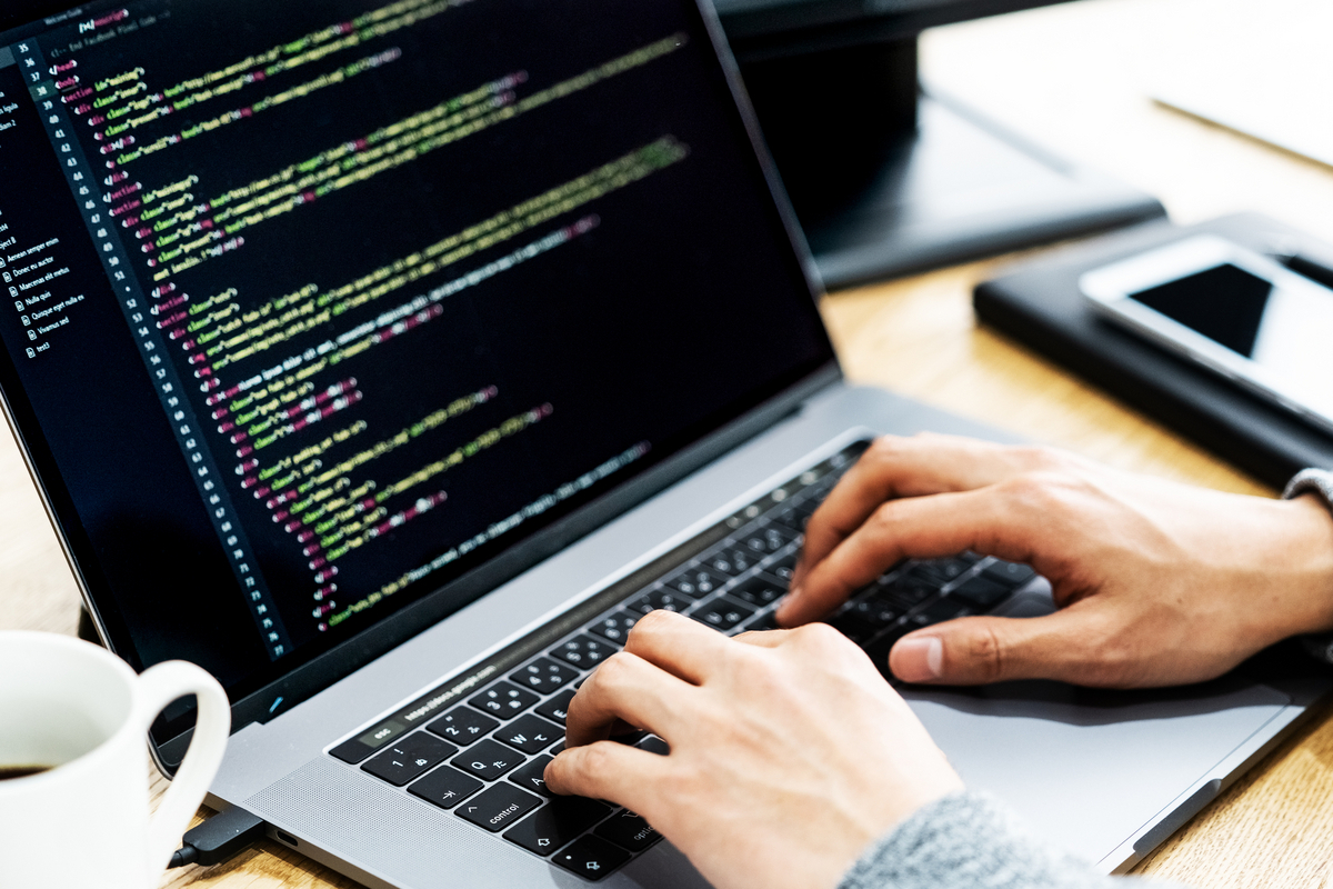 エンジニアの手元