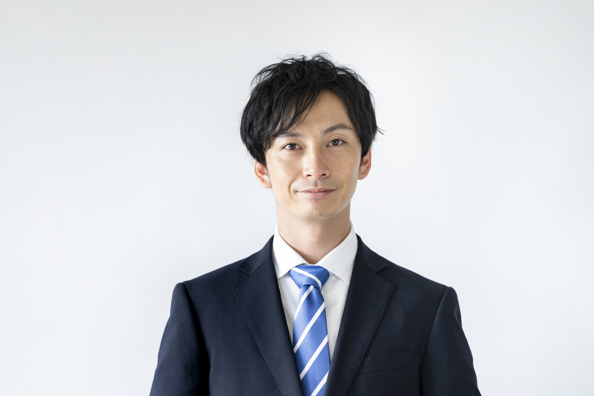 スーツの男性