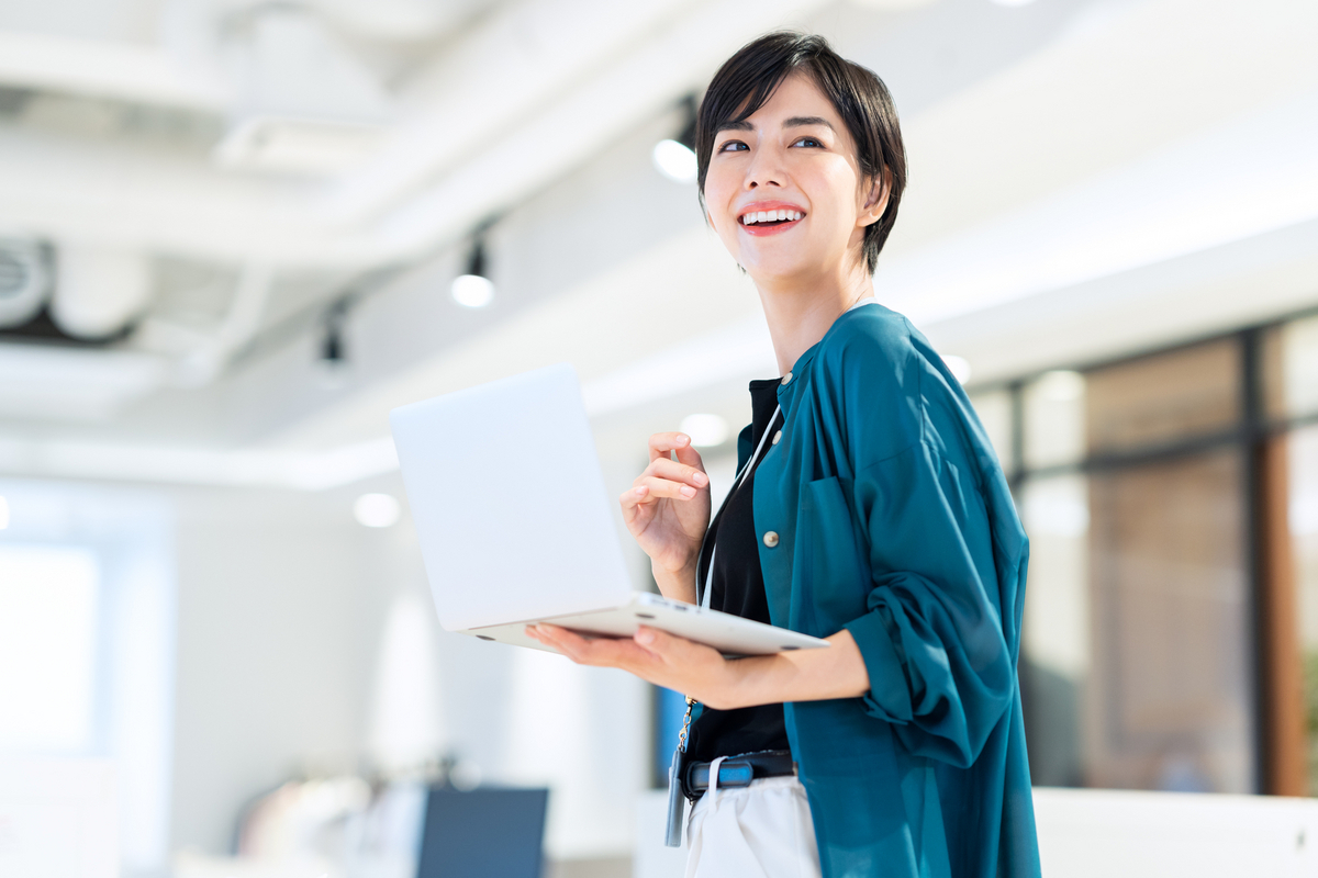 女性クリエイター