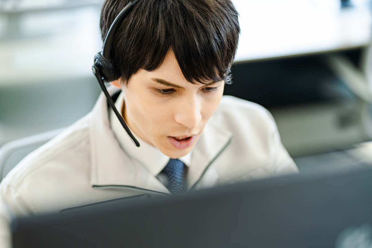 作業服を着ているオペレーター