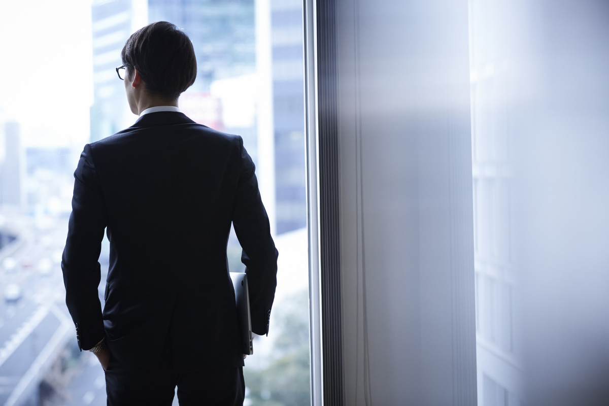 ビジネスマンの後姿