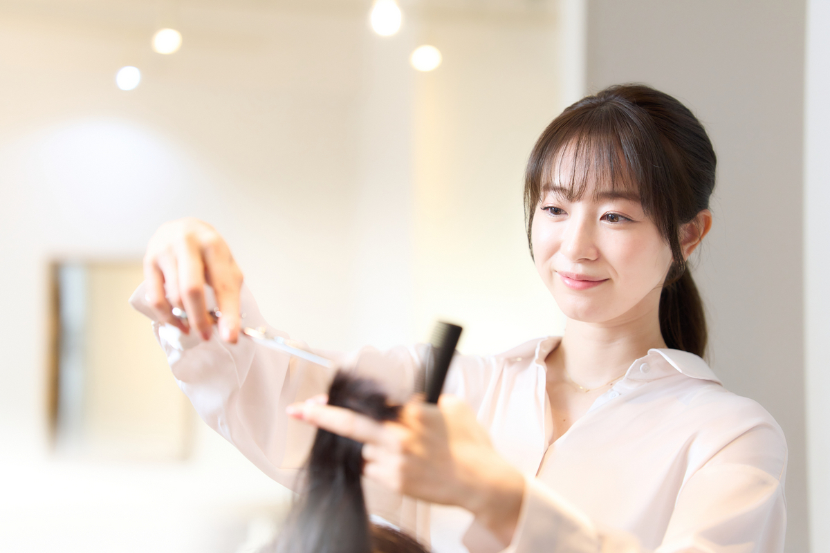 女性美容師