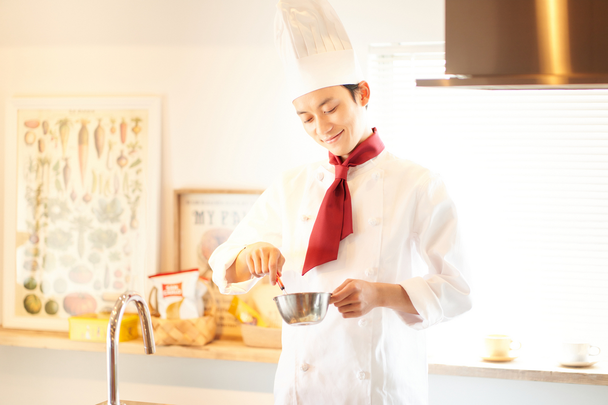 パティシエに向いている人に共通する要素は?仕事内容と併せて紹介 - スタンバイplus(プラス)|仕事探しに新たな視点と選択肢をプラスする