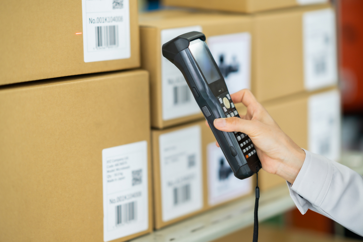 バーコードで倉庫を整理する