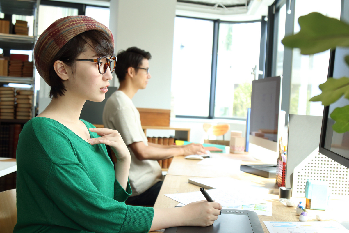 女性デザイナー