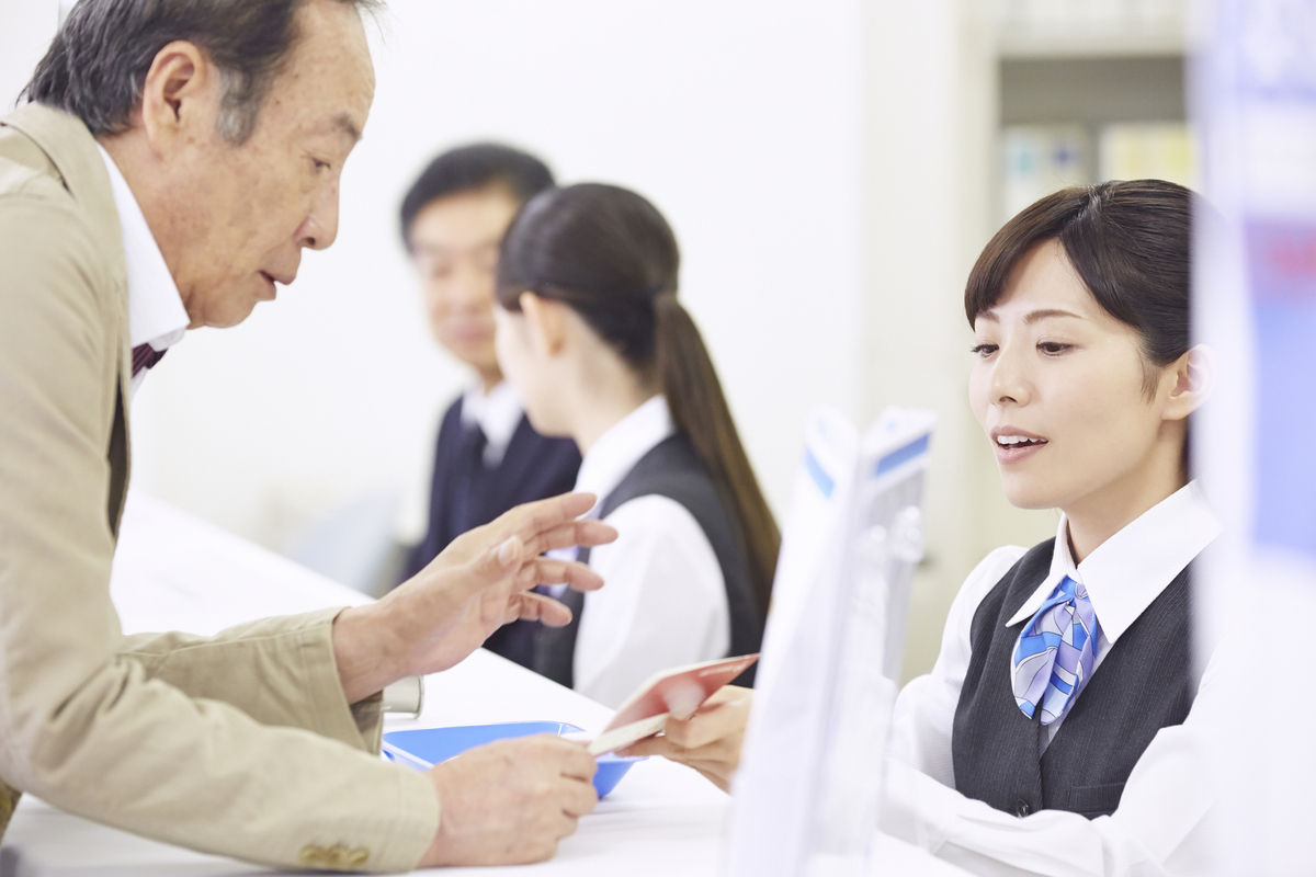 銀行の窓口