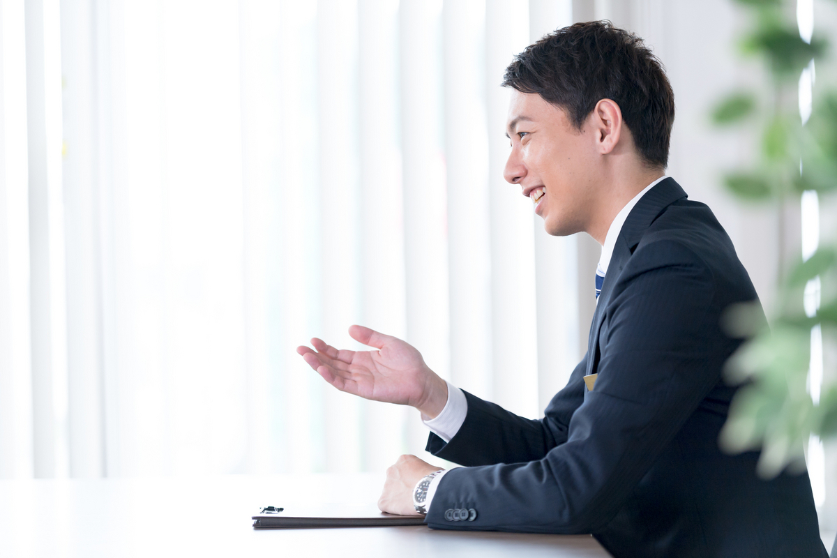 コンサルタントの男性