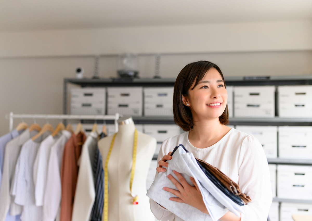 アパレル業界で働く女性