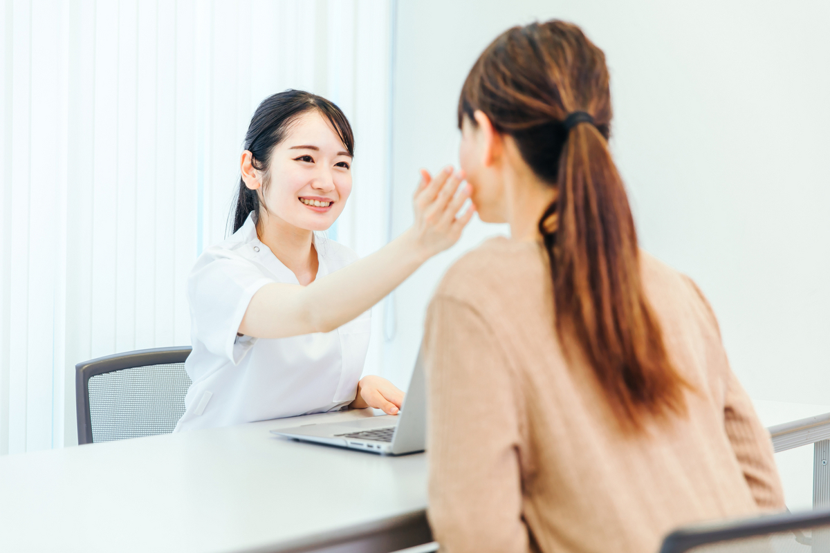 美容カウンセラー