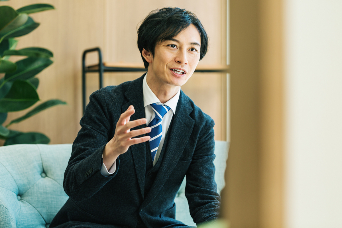 打ち合わせをするビジネスマン