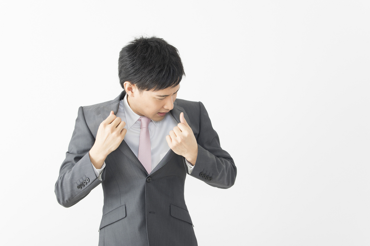 においを気にする男性