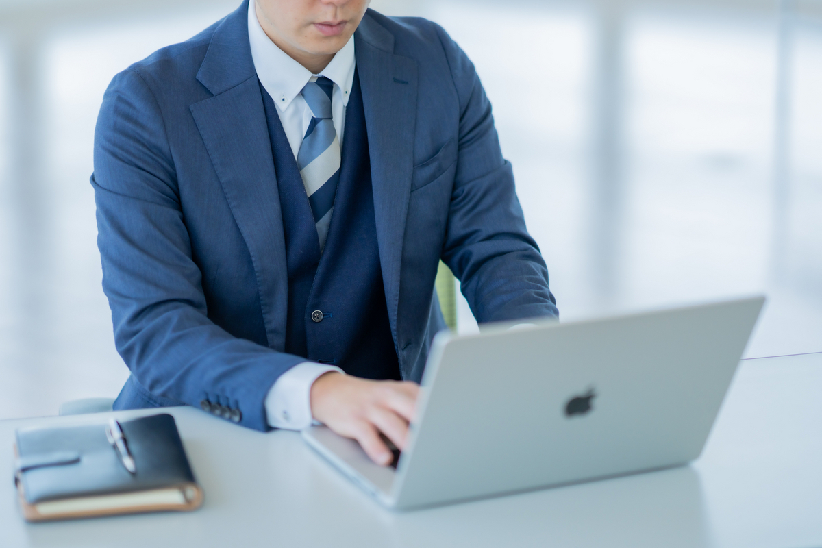 パソコンを操作する