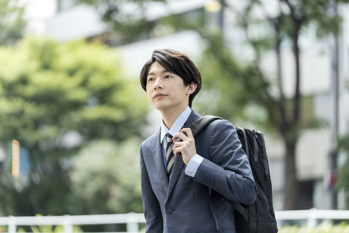 出勤する会社員