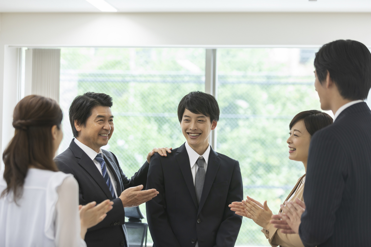 異動の挨拶・スピーチはどうする？作成時のポイントと挨拶先について - スタンバイplus(プラス)｜仕事探しに新たな視点と選択肢をプラスする