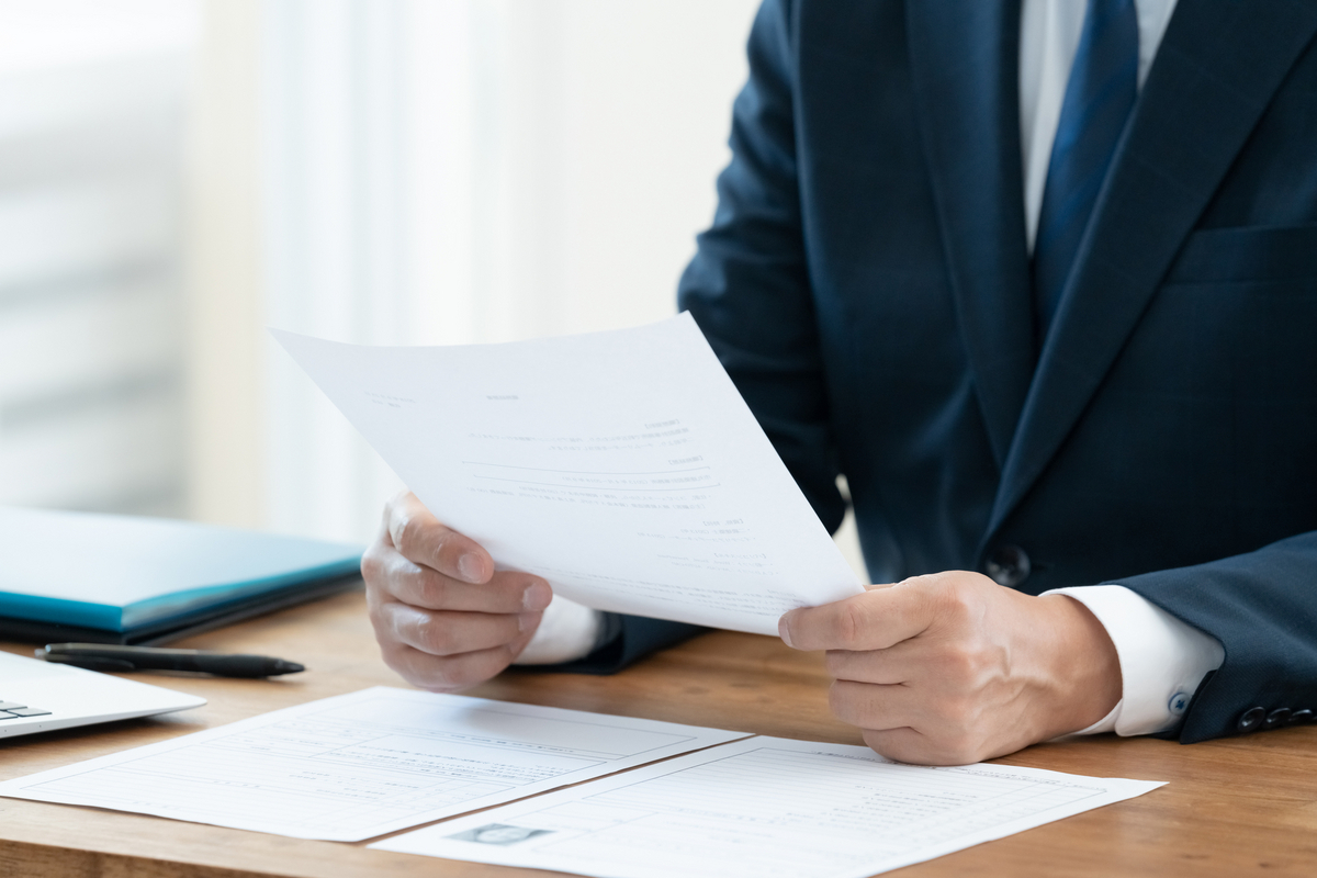 履歴書をチェックする