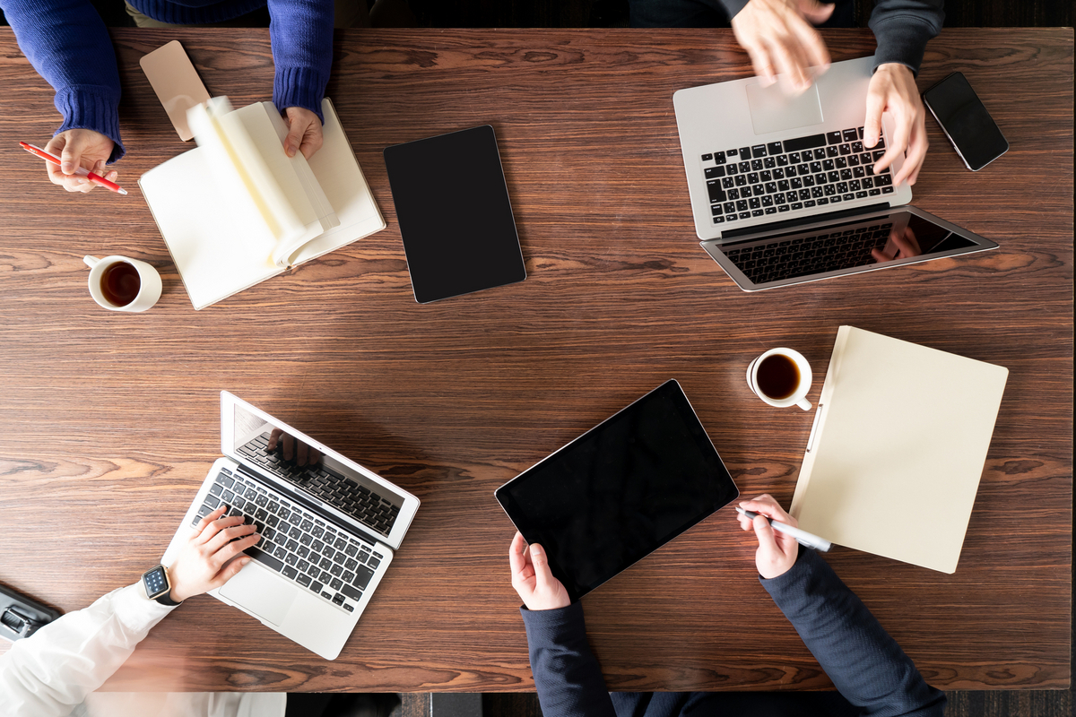 ミーティングデスク