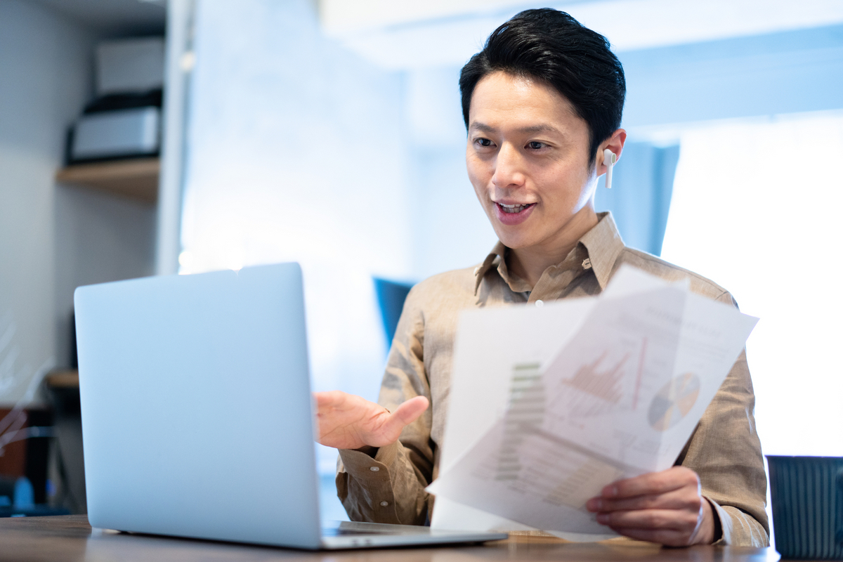 資料を見ながらのテレワーク会議