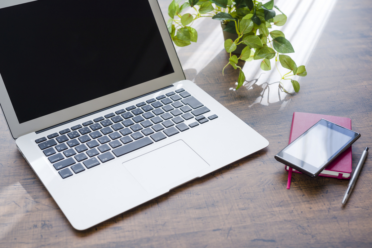 パソコンとスマホとメモ帳