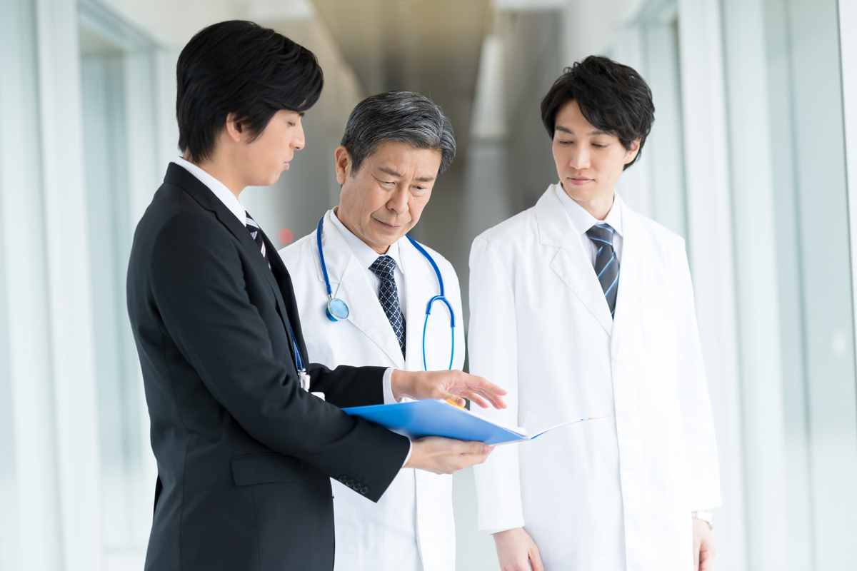 医療従事者とビジネスパーソン