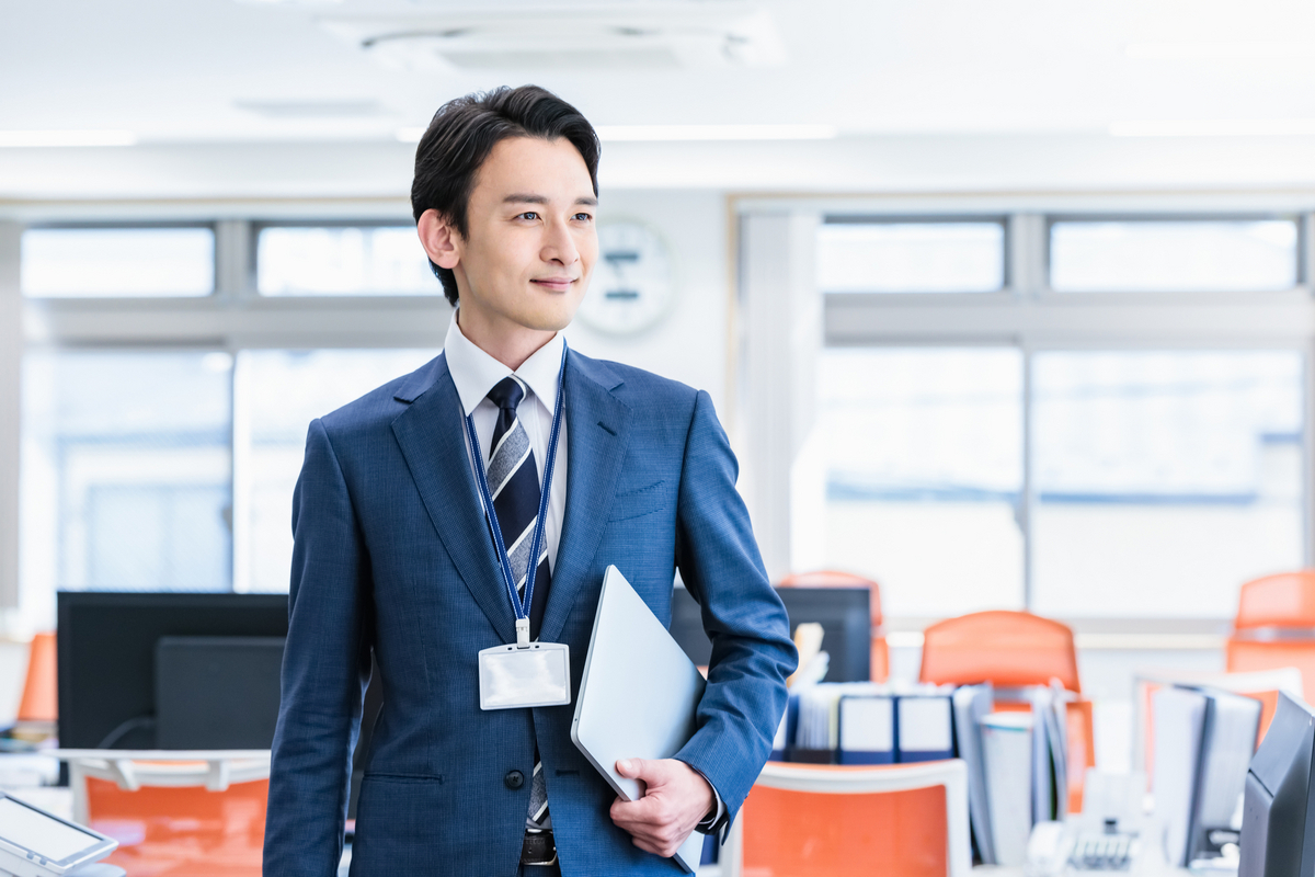 オフィスのビジネスパーソン