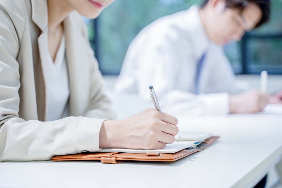 セミナーを受ける