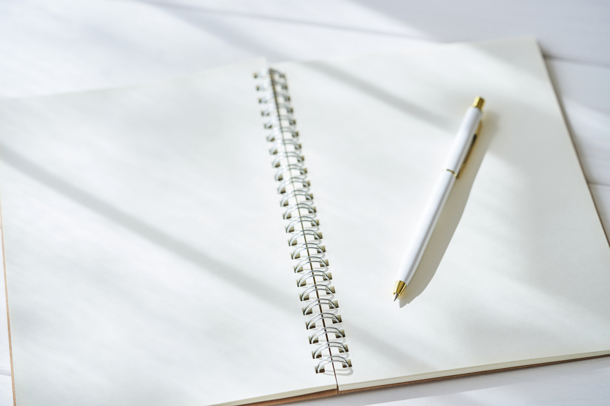 手帳とペン