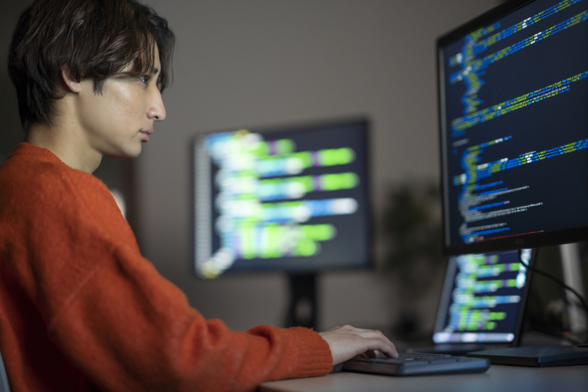 男性エンジニア