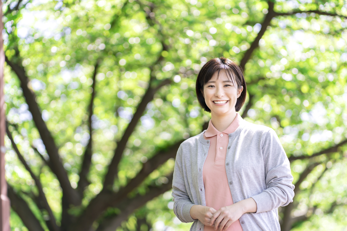 笑顔の女性