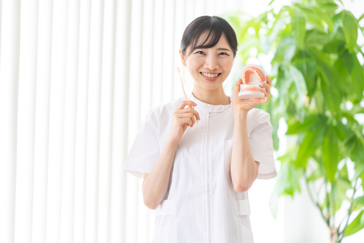 女性歯科衛生士