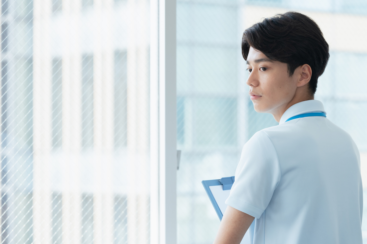 やりがい搾取とは？問題の原因や陥りやすい業界・職種を徹底解説 - スタンバイplus(プラス)｜仕事探しに新たな視点と選択肢をプラスする