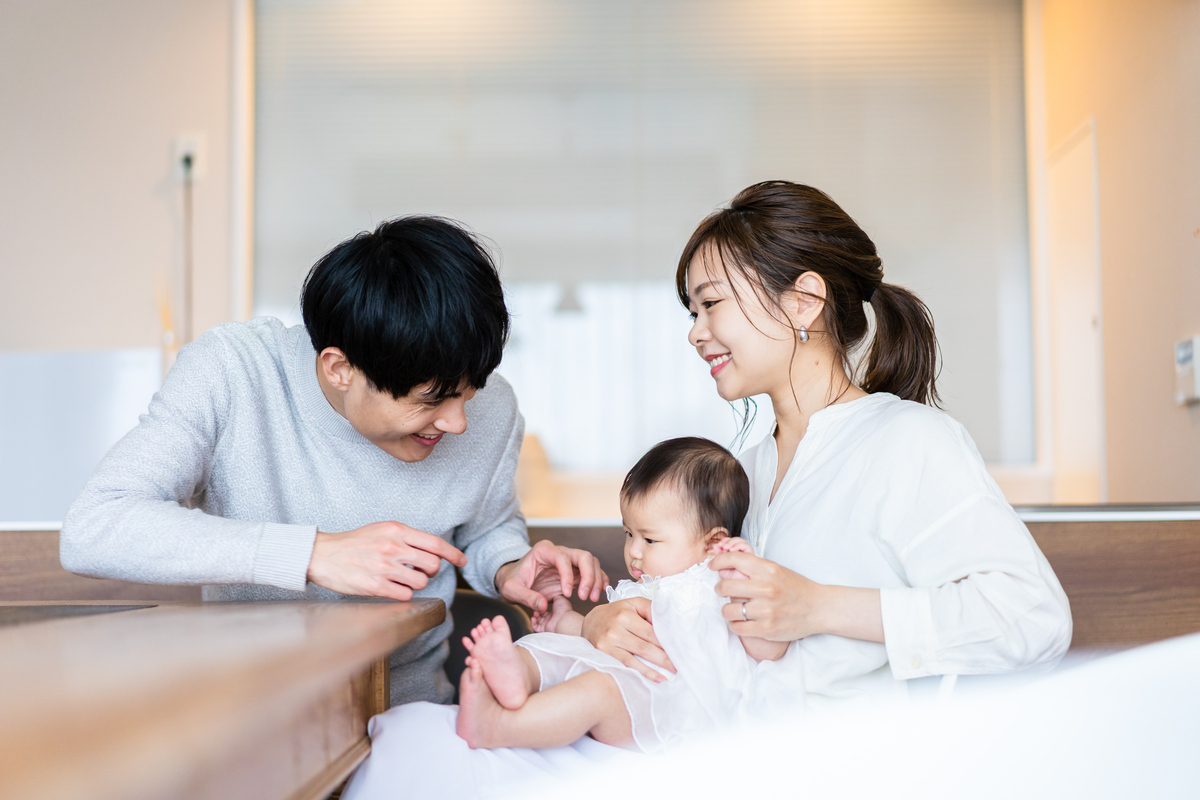 赤ちゃんと夫婦