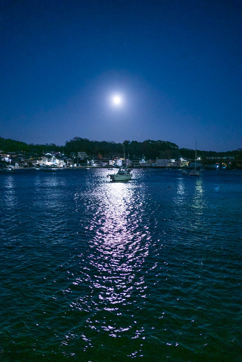 α7S2 + FE35mmF1.8, ISO2500, F1.8, 1/30