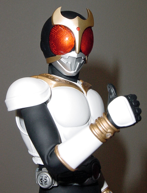 RAH リアルアクションヒーローズ  仮面ライダークウガ  グローイングフォーム Amazon | ［EX］RH仮面ライダークウガ［グローイングフォーム