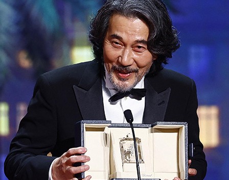 役所広司さん2023年カンヌ国際映画祭男優賞受賞記念鉛筆デッサン AS20230528000697_comm.jpg