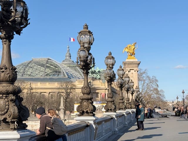 パリ最も美しい橋アレクサンドル三世橋｜歴史と見どころ - フランス