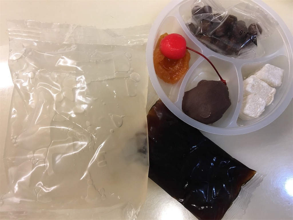 甘味といえばこれ 東京 湯島 みつばち のあんみつ テイクアウトでも黒蜜たっぷり お菓子を巡る暮らしの雑記帖