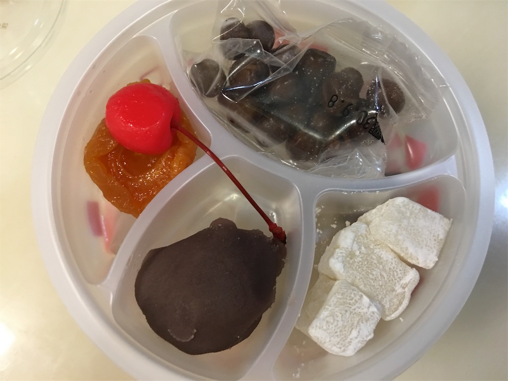 甘味といえばこれ 東京 湯島 みつばち のあんみつ テイクアウトでも黒蜜たっぷり お菓子を巡る暮らしの雑記帖