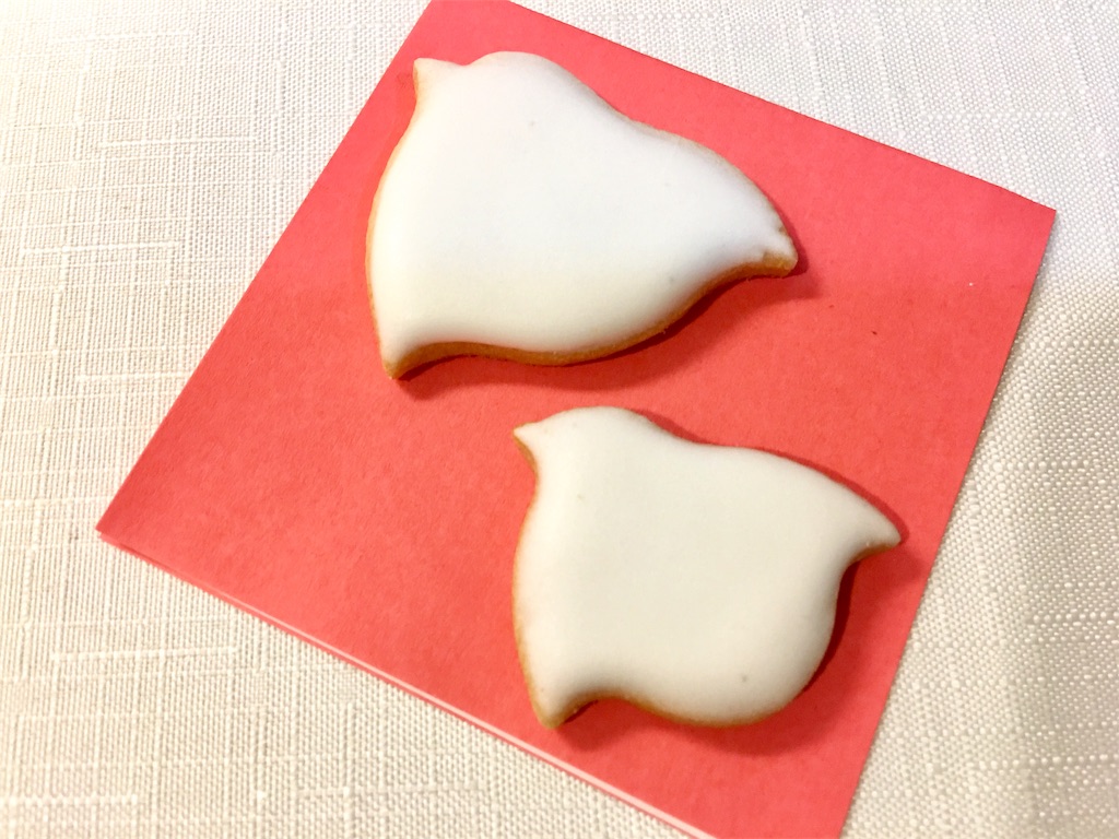 菓子工房 ルスルス』のクッキー缶。夜空缶より鳥のかたち
