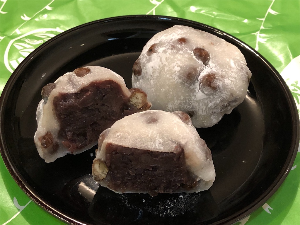 谷中 荻野 おぎの の豆大福と水羊羹 もちろんお赤飯にみたらし団子も お菓子を巡る暮らしの雑記帖