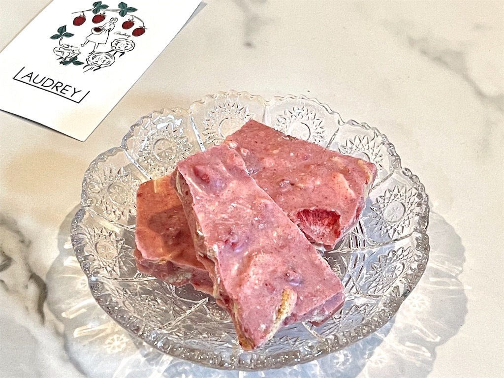 池袋西武『オードリー』ホーローポット入いちごのロッシェと缶の活用法