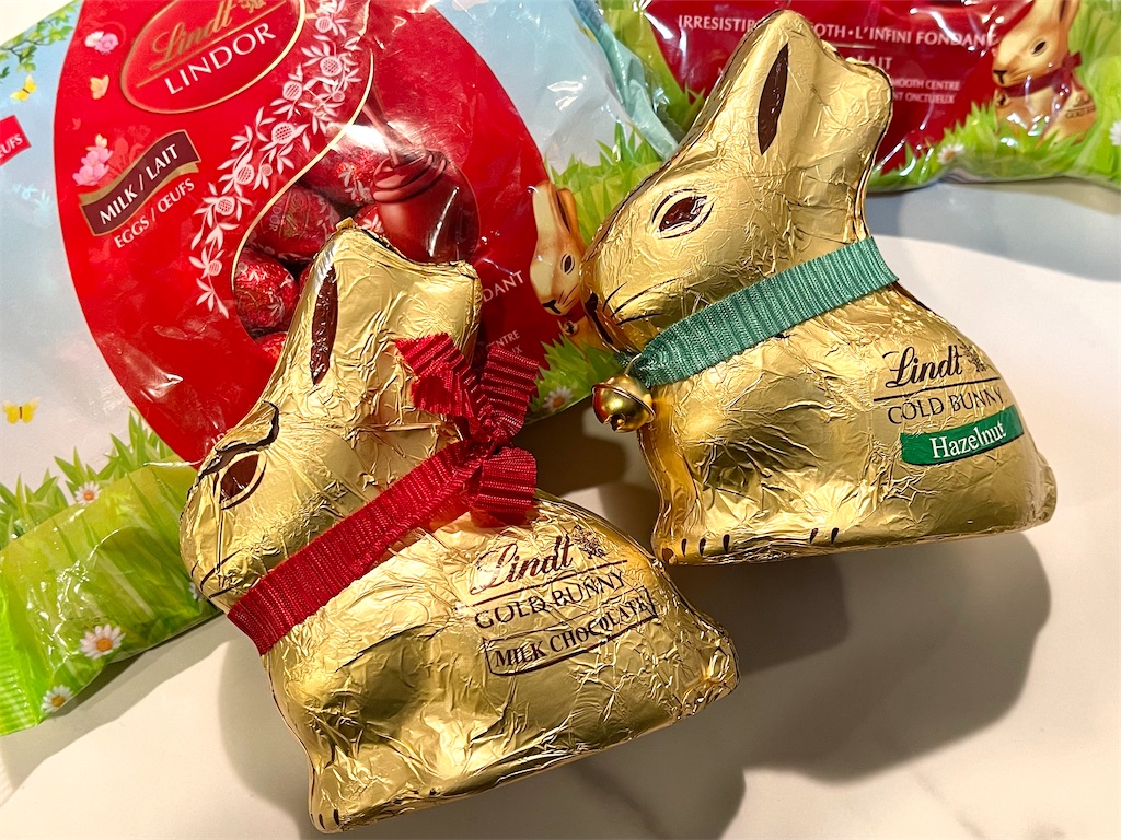 稀少 Lindt リンツ ゴールドバニー イースターバニー 特大ぬいぐるみ　他 金色のウサギのチョコが春を告げるリンツのイースター