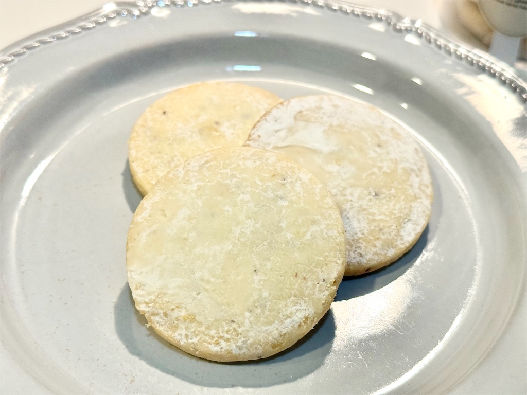 札幌『AMAM PLUS 』ビスキュイスノウ。粉雪のように白くほろり柔らかい