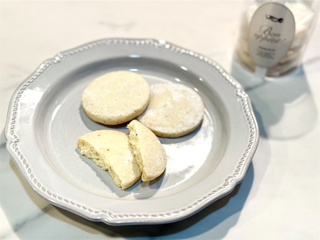 札幌『AMAM PLUS 』ビスキュイスノウ。粉雪のように白くほろり柔らかい